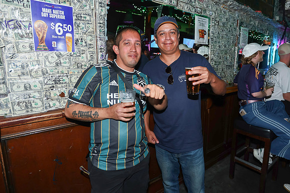 20260509_LB_Pub_Crawl_VP_0197