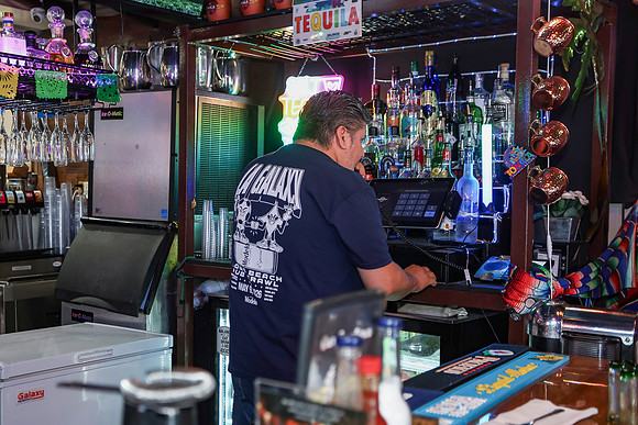 20260509_LB_Pub_Crawl_VP_0223