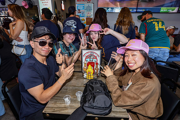 20260509_LB_Pub_Crawl_VP_0250