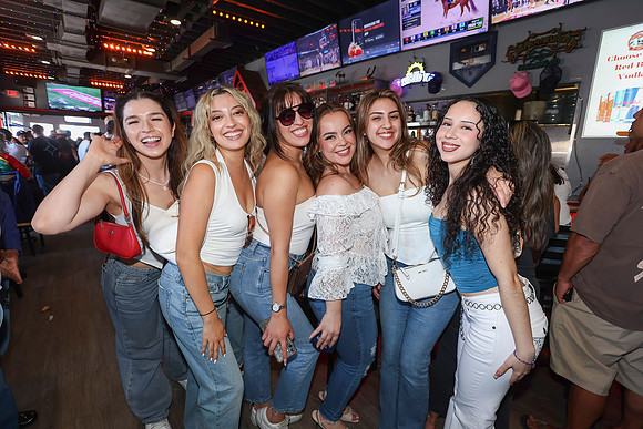 20260509_LB_Pub_Crawl_VP_0255