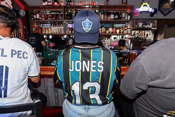 20260509_LB_Pub_Crawl_VP_0264