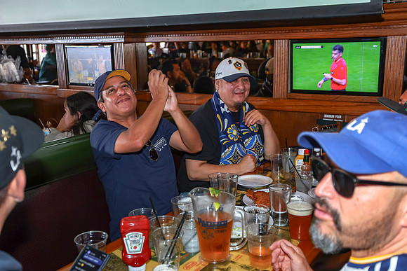 20260509_LB_Pub_Crawl_VP_0587