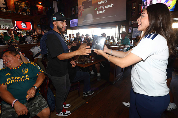 20260509_LB_Pub_Crawl_VP_0622