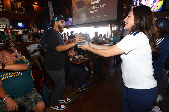 20260509_LB_Pub_Crawl_VP_0625