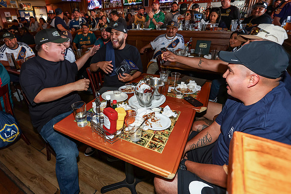 20260509_LB_Pub_Crawl_VP_0628