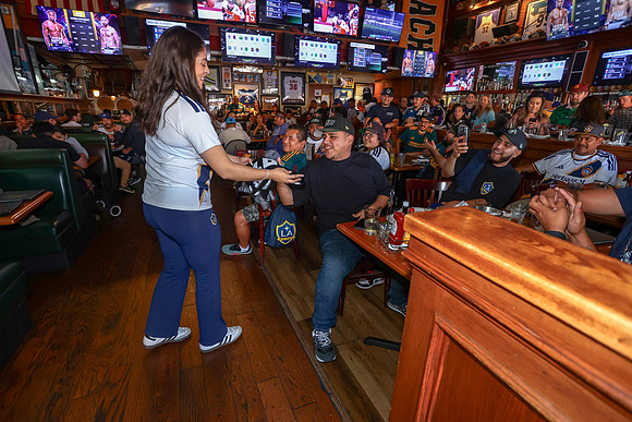 20260509_LB_Pub_Crawl_VP_0636