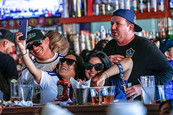 20260509_LB_Pub_Crawl_VP_0651