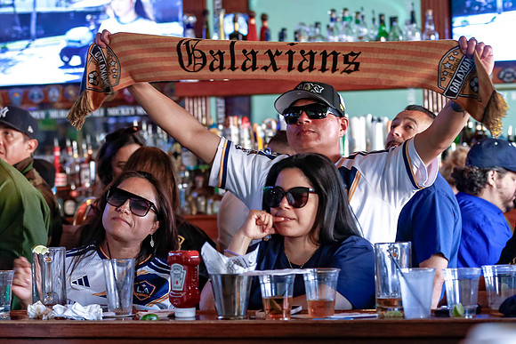 20260509_LB_Pub_Crawl_VP_0698
