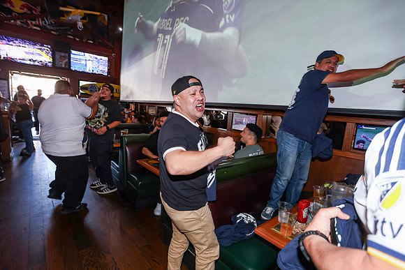 20260509_LB_Pub_Crawl_VP_0701