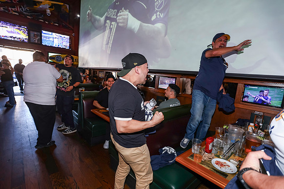 20260509_LB_Pub_Crawl_VP_0702