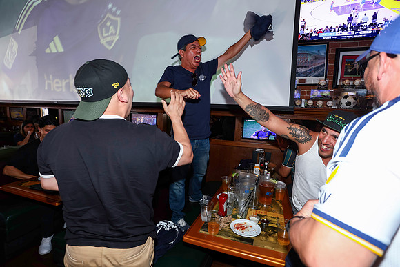 20260509_LB_Pub_Crawl_VP_0705