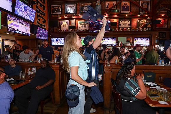 20260509_LB_Pub_Crawl_VP_0719