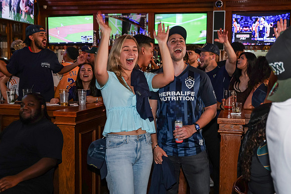 20260509_LB_Pub_Crawl_VP_0730