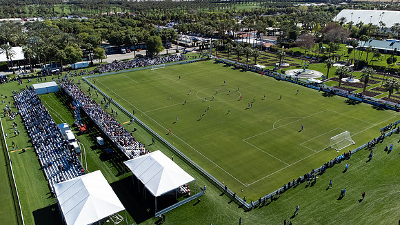 021124_LA_GALAXY_MO_0006