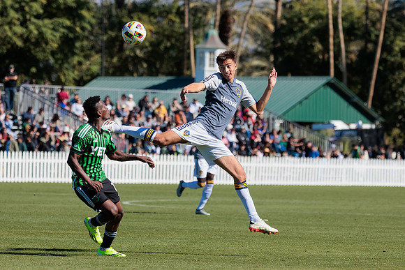 021124_LA_GALAXY_MO_0129
