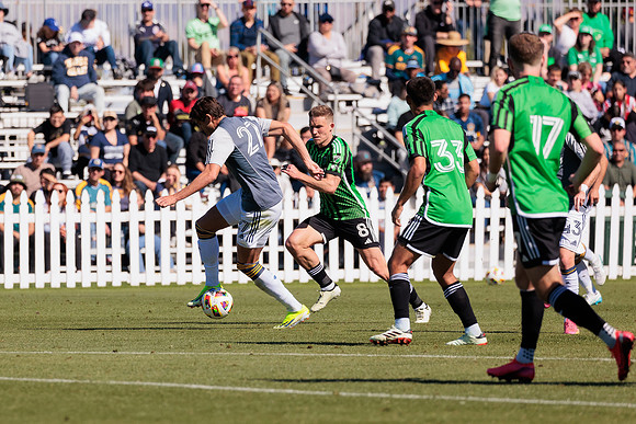021124_LA_GALAXY_MO_0128