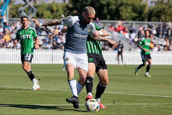 021124_LA_GALAXY_MO_0130