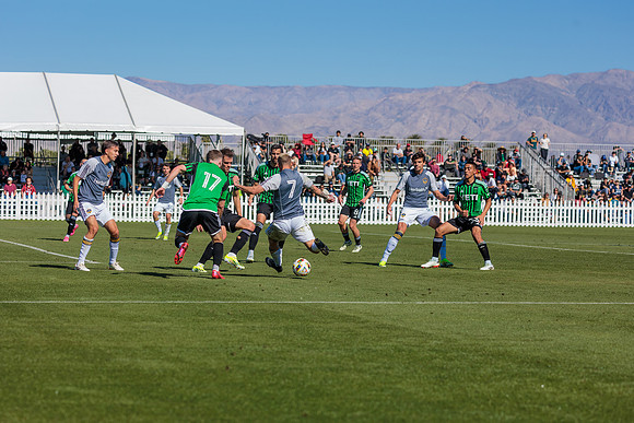 021124_LA_GALAXY_MO_0134