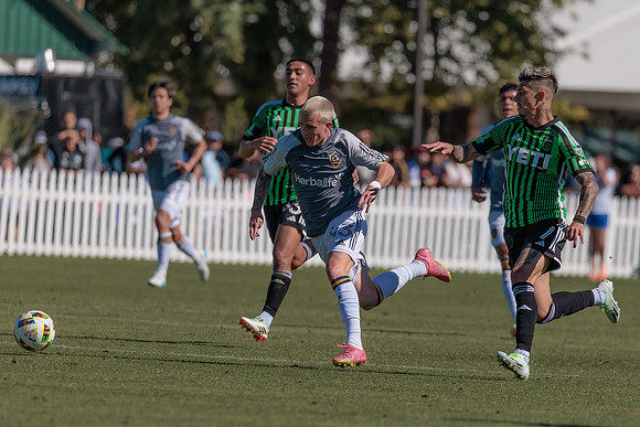021124_LA_GALAXY_MO_0148
