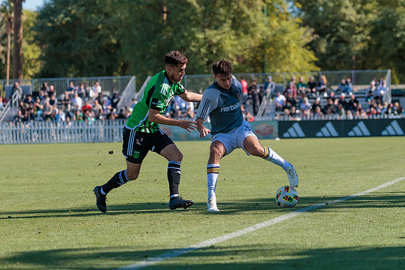 021124_LA_GALAXY_MO_0152
