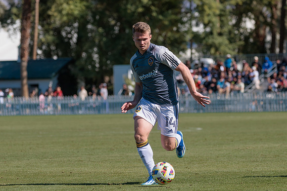 021124_LA_GALAXY_MO_0157