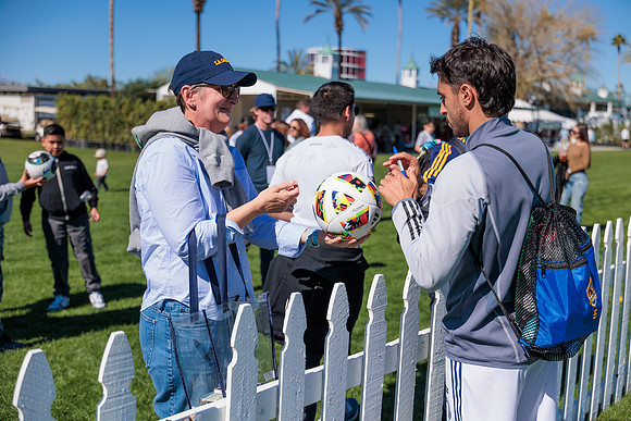021124_LA_GALAXY_MO_0042