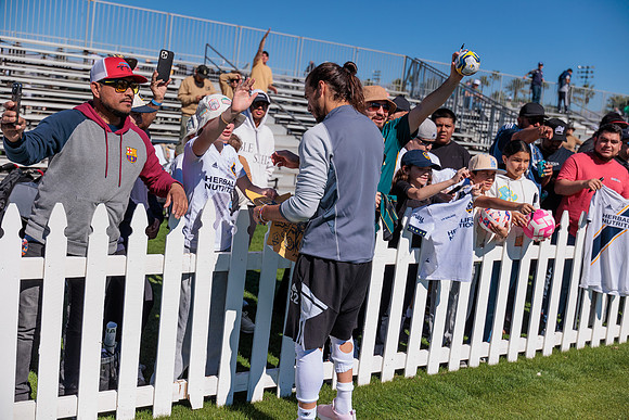 021124_LA_GALAXY_MO_0050