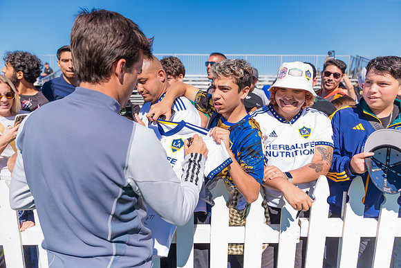 021124_LA_GALAXY_MO_0060