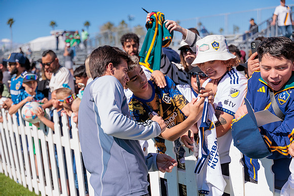 021124_LA_GALAXY_MO_0062