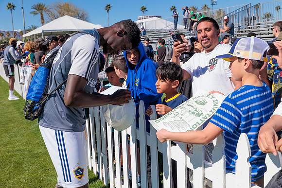 021124_LA_GALAXY_MO_0065