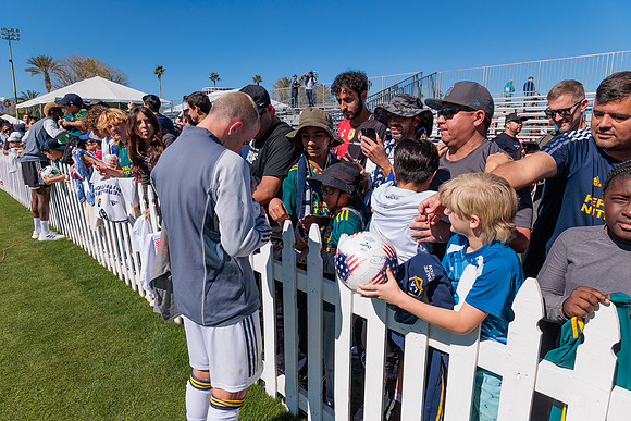 021124_LA_GALAXY_MO_0068
