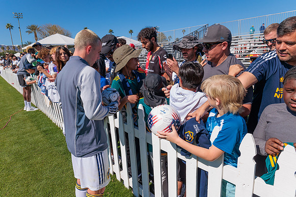 021124_LA_GALAXY_MO_0069