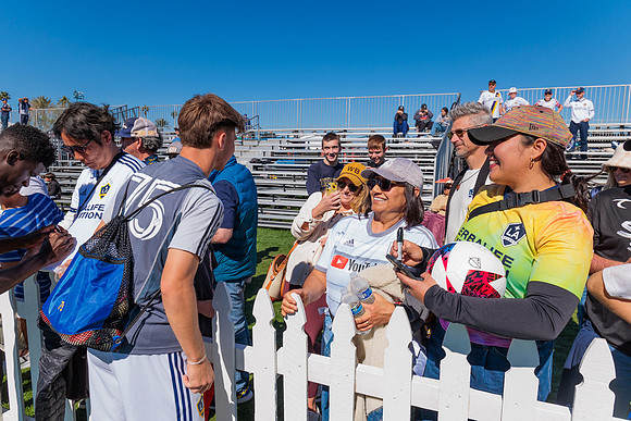 021124_LA_GALAXY_MO_0070