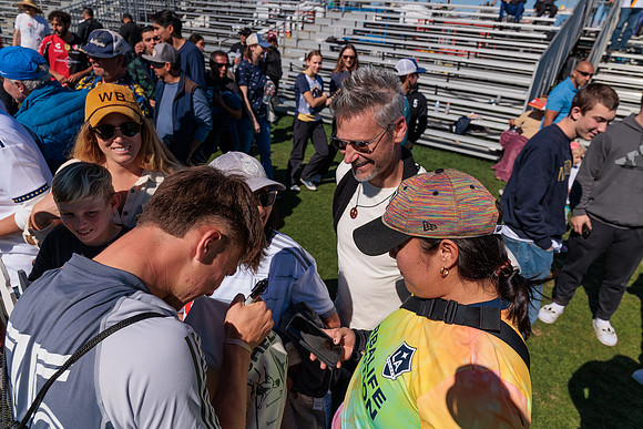 021124_LA_GALAXY_MO_0075