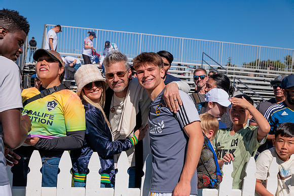 021124_LA_GALAXY_MO_0076