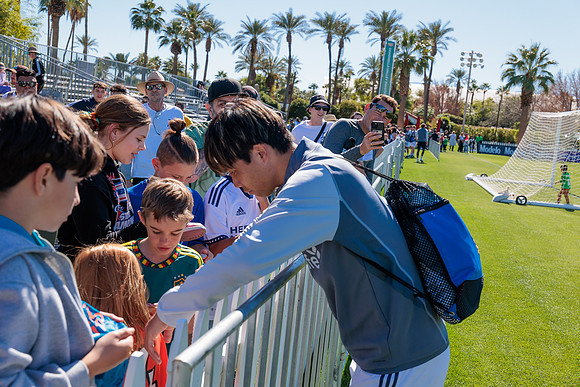 021124_LA_GALAXY_MO_0084
