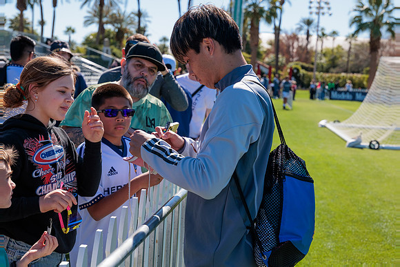 021124_LA_GALAXY_MO_0085
