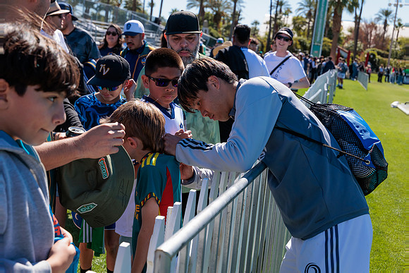 021124_LA_GALAXY_MO_0086