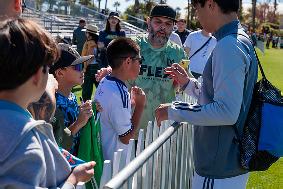 021124_LA_GALAXY_MO_0087