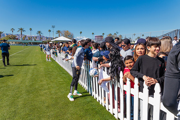 021124_LA_GALAXY_MO_0088