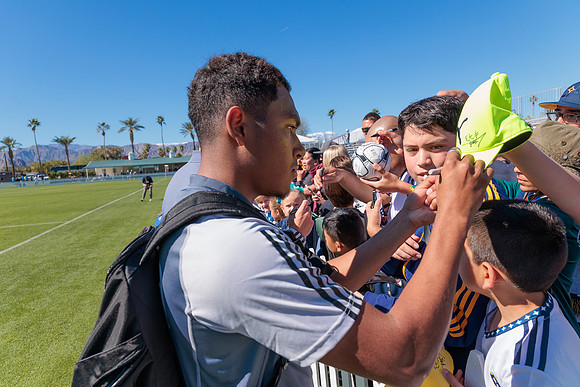021124_LA_GALAXY_MO_0092