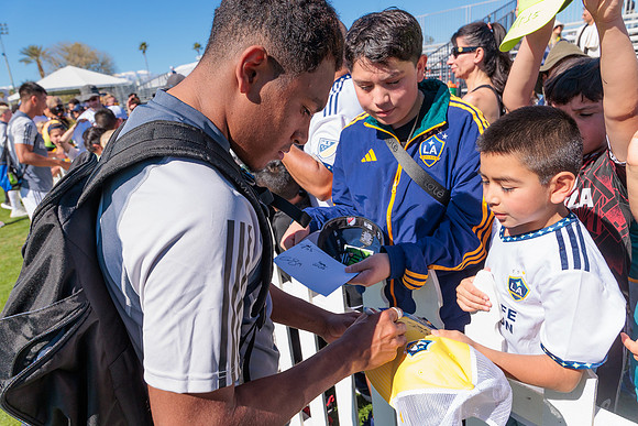 021124_LA_GALAXY_MO_0091