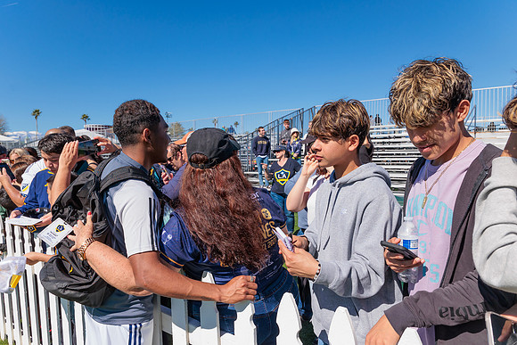 021124_LA_GALAXY_MO_0093