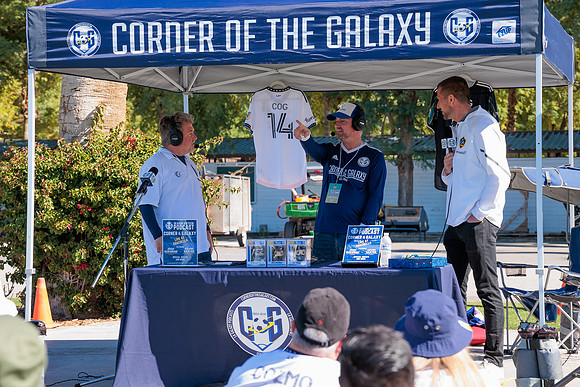 021124_LA_GALAXY_MO_0110