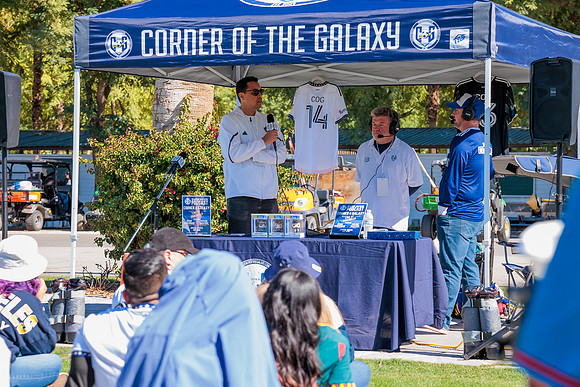 021124_LA_GALAXY_MO_0119