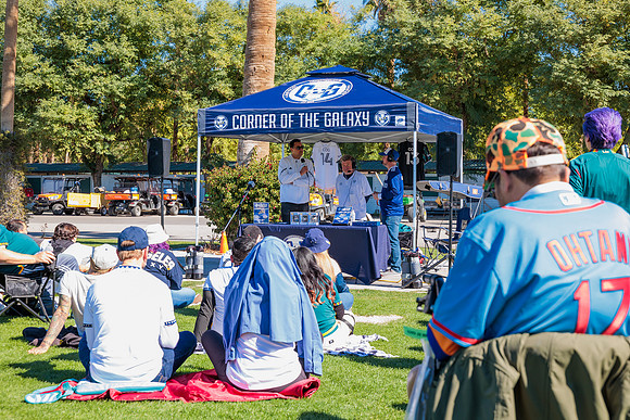 021124_LA_GALAXY_MO_0118