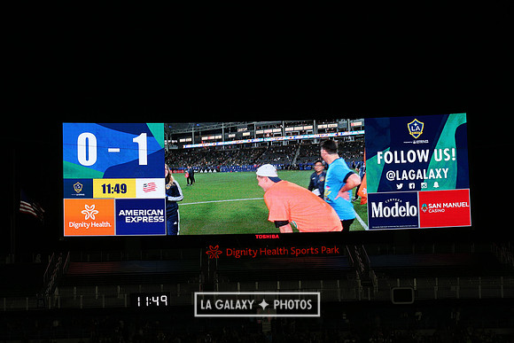 060219_LAGalaxyvsRevolution_GA_0489
