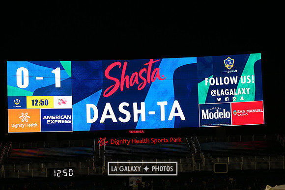060219_LAGalaxyvsRevolution_GA_0350