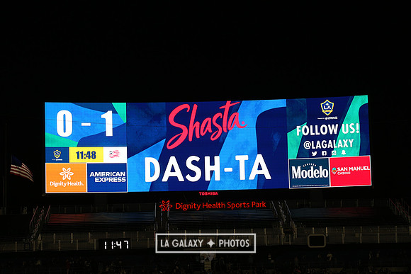 060219_LAGalaxyvsRevolution_GA_0498