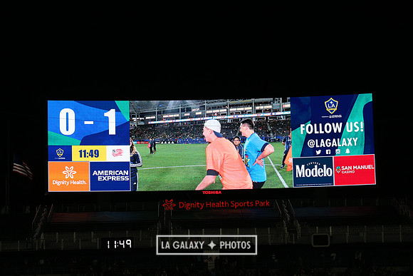 060219_LAGalaxyvsRevolution_GA_0487